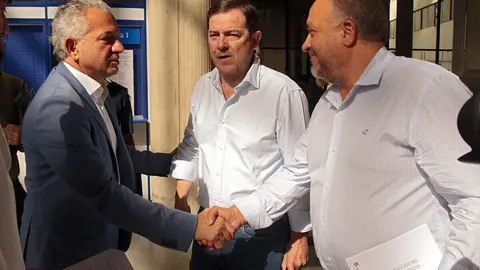 El presidente Alfonso Fernández Mañueco, asiste a la reunión del CECOPI acompañado por el consejero de Medio Ambiente, Juan Carlos Suárez Quiñones, el delegado del Gobierno, Nicanor Sen y el presidente de la Diputación, Gerardo Álvarez Courel. Foto: Peio García.