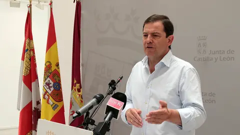 Rueda de prensa del presidente Alfonso Fernández Mañueco tras la reunión del CECOPI en León. Foto: Peio García.
