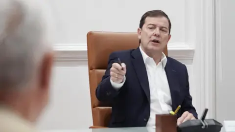 El presidente de la Junta de Castilla y León, Alfonso Fernández Mañueco, se reúne con miembros del Ejecutivo autonómico para avanzar en las actuaciones de reconstrucción de las zonas afectadas por los incendios forestales en la Comunidad. Foto: Rubén Cacho
