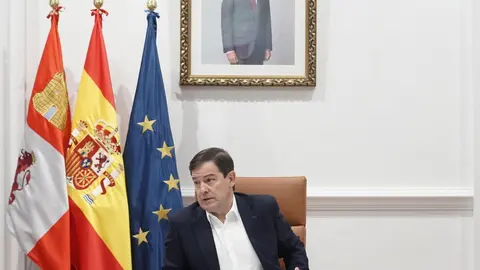 El presidente de la Junta de Castilla y León, Alfonso Fernández Mañueco, se reúne con miembros del Ejecutivo autonómico para avanzar en las actuaciones de reconstrucción de las zonas afectadas por los incendios forestales en la Comunidad. Foto: Rubén Cacho