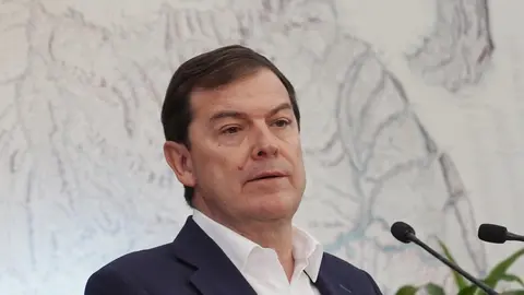 El presidente de la Junta de Castilla y León, Alfonso Fernández Mañueco, se reúne con miembros del Ejecutivo autonómico para avanzar en las actuaciones de reconstrucción de las zonas afectadas por los incendios forestales en la Comunidad. Foto: Rubén Cacho