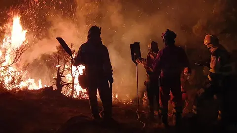 La UME durante su intervención en el incendio de Barniedo, en Boca de Huérgano. Foto: UME