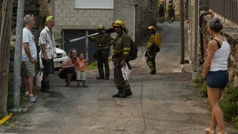 Incendio en Salientes (León). Foto: César Hornija