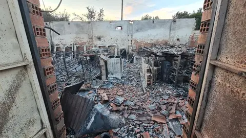 La desolación se adueña de la Valdería; Castrocalbón y San Esteban de Nogales vivieron momentos dramáticos por las llamas y el resultado fue desolador. Fotos: Heraldo de León