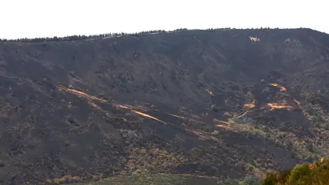 Incendio en Anllares del Sil y Orallo. La provincia de León vive un momento dramático en los incendios. Fotos: César Hornija