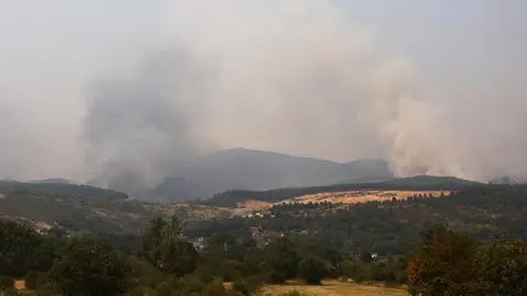 Incendio en Anllares del Sil y Orallo. La provincia de León vive un momento dramático en los incendios. Fotos: César Hornija