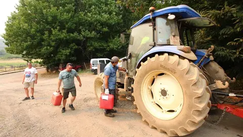 Incendio en Anllares del Sil y Orallo. La provincia de León vive un momento dramático en los incendios. Fotos: César Hornija