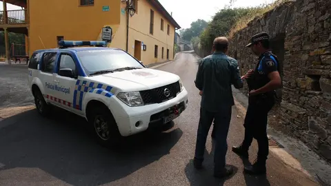 Vecinos desalojados de las localidades bercianas de Peñalba de Santiago, Bouzas, San Cristóbal de Valdueza, Espinoso de Compludo y Manzanedo de Valdueza por el incendio de Llamas de Cabrera. Foto: César Hornija