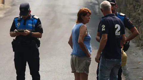 Vecinos desalojados de las localidades bercianas de Peñalba de Santiago, Bouzas, San Cristóbal de Valdueza, Espinoso de Compludo y Manzanedo de Valdueza por el incendio de Llamas de Cabrera. Foto: César Hornija