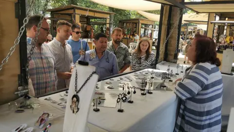 El Jardín de los Patos de Valencia de Don Juan acoge este fin de semana la 28 Feria de Artesanía.