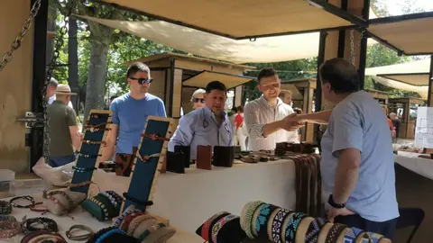 El Jardín de los Patos de Valencia de Don Juan acoge este fin de semana la 28 Feria de Artesanía.