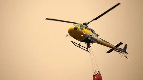 La pequeña localidad de Fasgar se encuentra amenazada por un incendio forestal. Foto: Peio García