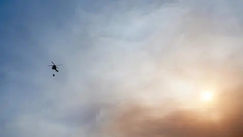 Imágenes de los incendios en Fasgar y Boca de Huérgano. Fotografías de Peio García y Mirian Chacón