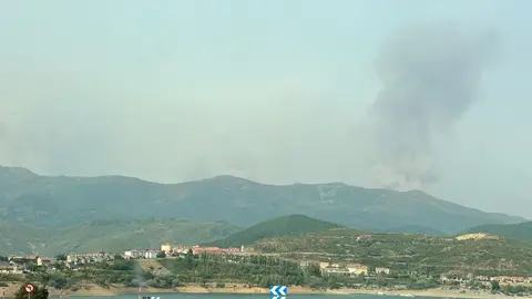 Imágenes de los incendios en Fasgar y Boca de Huérgano. Fotografías de Peio García y Mirian Chacón