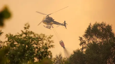 Imágenes de los incendios en Fasgar y Boca de Huérgano. Fotografías de Peio García y Mirian Chacón