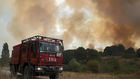 El incendio de Almanza amenaza varias pedanías. Foto: Peio García