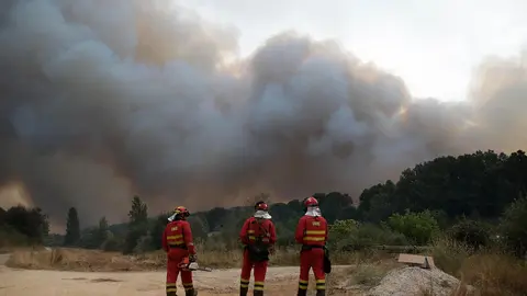 El incendio de Almanza amenaza varias pedanías. Foto: Peio García