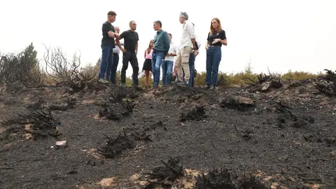 Pedro Sánchez, este domingo visitando los efectos del fuego de Orallo en León. Foto: Pool Moncloa