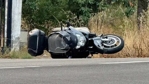 Un motorista ha resultado herido en un accidente de tráfico ocurrido este lunes a las 19:50 horas en la carretera de Caboalles, a la altura del kilómetro 2.