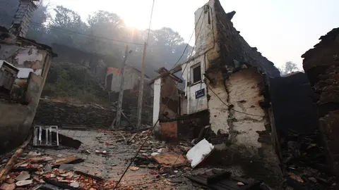 El pueblo de Lusio (León), arrasado por el fuego. Foto: César Hornija.