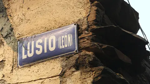 El pueblo de Lusio (León), arrasado por el fuego. Foto: César Hornija.