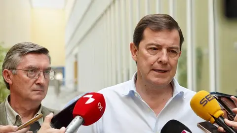 El presidente de la Junta de Castilla y León, Alfonso Fernández Mañueco, acude al Centro Autonómico de Mando. Foto: Miriam Chacón.