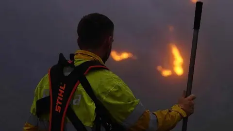 Bomberos de Euskadi durante su intervención en la localidad de Lucillo.