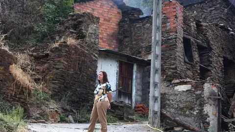 Efectos del incendio que ha afectado al municipio de Oencia. Foto: César Hornija.