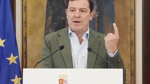 El presidente de la Junta de Castilla y León, Alfonso Fernández Mañueco, informa sobre las medidas de recuperación para las zonas afectadas por los incendios forestales aprobadas en Consejo de Gobierno extraordinario.
