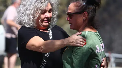 Oencia sobrevive gracias a la acción de sus vecinos mientras las llamas dejan un paisaje de dolor y destrucción en determinadas zonas; una de ellas, el cementerio