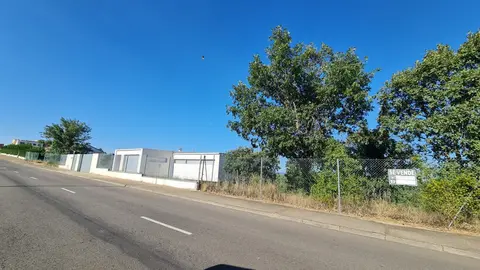 Prometió 3.650 viviendas, zonas verdes y todos los servicios en Garrafe de Torío; la crisis de 2008 hundió el proyecto y hoy solo sobreviven poco más de un centenar de viviendas individuales, pequeños bloques de pisos, un mirador y las ruinas de un proyecto que aspiraba a transformar el alfoz