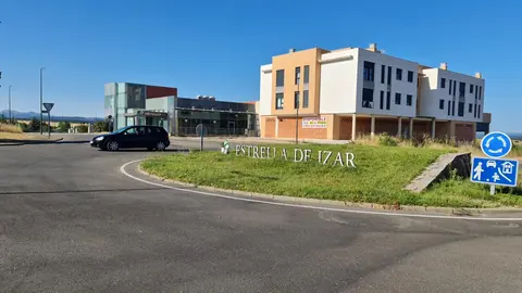 Prometió 3.650 viviendas, zonas verdes y todos los servicios en Garrafe de Torío; la crisis de 2008 hundió el proyecto y hoy solo sobreviven poco más de un centenar de viviendas individuales, pequeños bloques de pisos, un mirador y las ruinas de un proyecto que aspiraba a transformar el alfoz