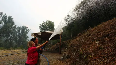 Incendio en Colinas del Campo de Martín Moro Toledano perteneciente al municipio de Igüeña (León)