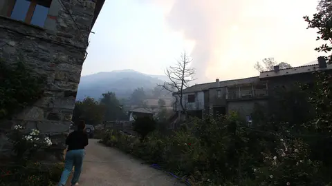 Incendio en Colinas del Campo de Martín Moro Toledano perteneciente al municipio de Igüeña (León)
