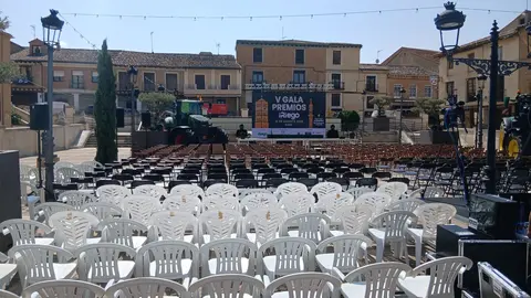 Villalón de Campos ha vivido a última hora de este jueves una jornada inolvidable. La localidad se convirtió en el epicentro nacional del regadío con la V Gala de los Premios iRiego, un evento que congregó a representantes de comunidades de regantes, agricultores, profesionales del sector y numeroso público en una cita marcada por la emoción, el debate y el reconocimiento.