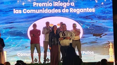 Villalón de Campos ha vivido a última hora de este jueves una jornada inolvidable. La localidad se convirtió en el epicentro nacional del regadío con la V Gala de los Premios iRiego, un evento que congregó a representantes de comunidades de regantes, agricultores, profesionales del sector y numeroso público en una cita marcada por la emoción, el debate y el reconocimiento.