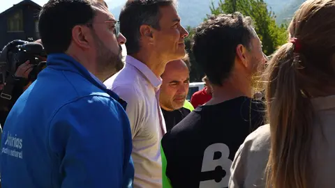 El presidente del Gobierno visita Asturias y respalda un pacto de estado mientras una ola de fuegos afecta a León y otras provincias. Pool Heraldo de León