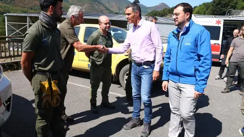 El presidente del Gobierno visita Asturias y respalda un pacto de estado mientras una ola de fuegos afecta a León y otras provincias. Pool Heraldo de León