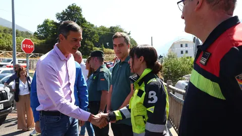 El presidente del Gobierno visita Asturias y respalda un pacto de estado mientras una ola de fuegos afecta a León y otras provincias. Pool Heraldo de León