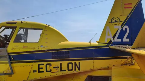 Una avioneta hace un aterrizaje de emergencia en la base de Rosinos de la Requejada (Zamora) tras sufrir daños en un estabilizador