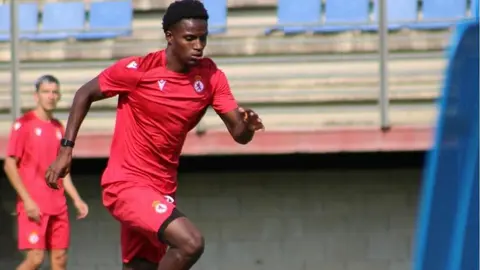 Los jugadores de la Cultural y Deportiva Leonesa, durante un entrenamiento.