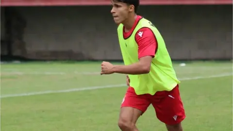 Los jugadores de la Cultural y Deportiva Leonesa, durante un entrenamiento.