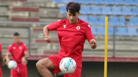 Los jugadores de la Cultural y Deportiva Leonesa, durante un entrenamiento.