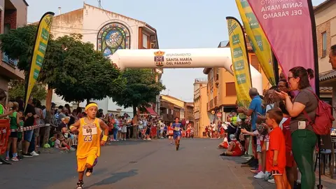Carrera de menores de la Legua Nocturna de Santa María del Páramo.