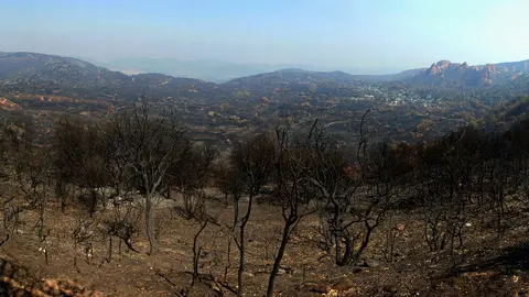 Efectos del incendio iniciado en la localidad de Yeres (León), y que ha afectado al paraje de Las Médulas. Foto: César Hornija.