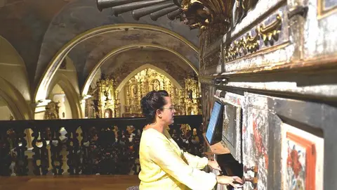 Ana María Fonseca inaugura la VII edición del Curso Internacional de Órgano Ibérico con un concierto que une tradición española y americana.