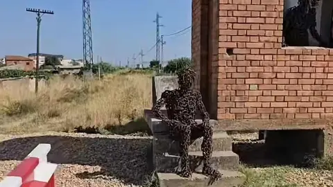 Intervención de Amancio González sobre la caseta del guarda agujas de Astorga para embellecer el Camino de Santiago.