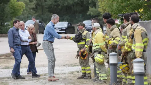 Los reyes visitan las principales zonas afectadas por los incendios forestales en Castilla y León, acompañados del presidente de la Junta, Alfonso Fernández Mañueco