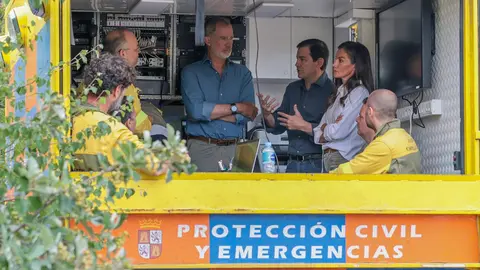 Los reyes visitan las principales zonas afectadas por los incendios forestales en Sanabria (Zamora),