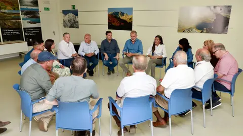 Los reyes visitan las principales zonas afectadas por los incendios forestales en Castilla y León